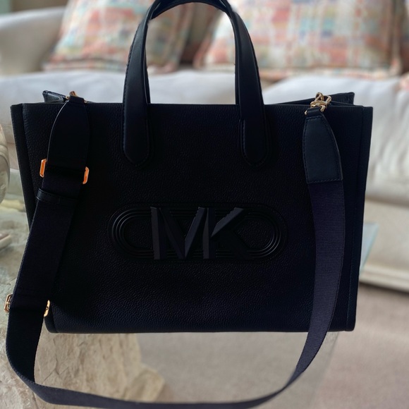 Michael Kors bag - Picture 1 of 2